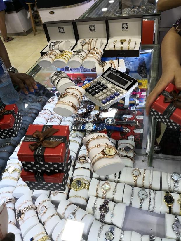 广州钟表市场商铺 2